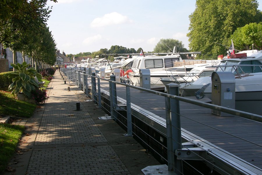 11PORTDE BRIARE1.jpg