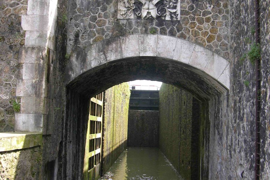 Ecluse du Pont de Flandre.jpg