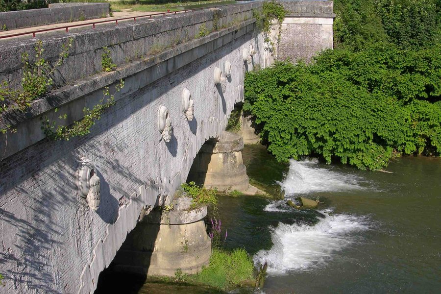 ST FLOrentin PONT CANAL.jpg