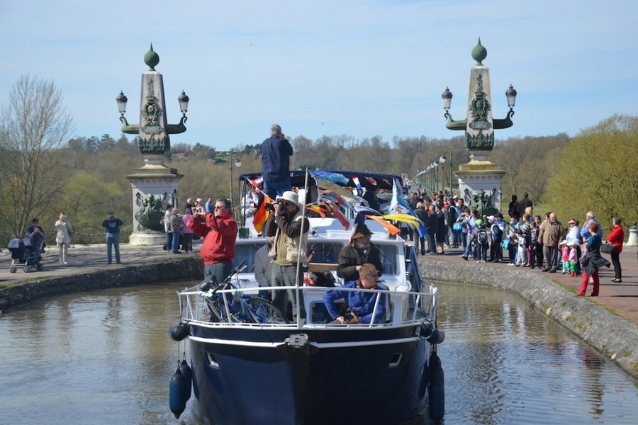 fe770te_du_pont_canal.jpg