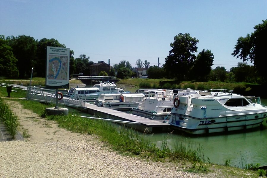 montaubanbaseleboat.jpg
